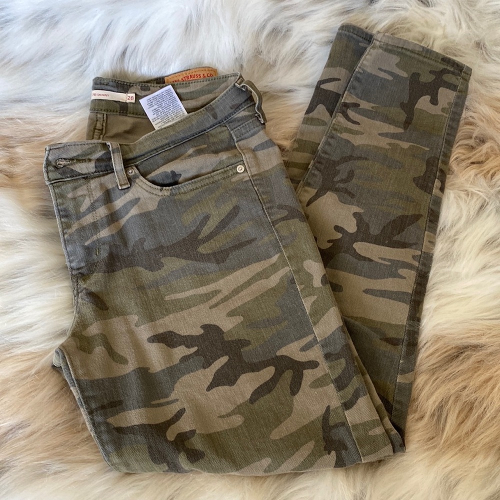 Levi’s 711 skinny camouflage jeans size 28